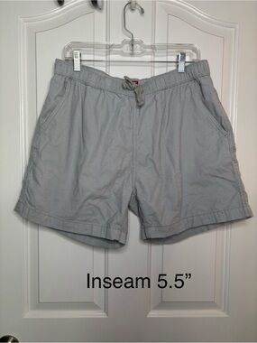 EUC Levi's Men’s Light Gray Corduroy Shorts with Red Logo Patch size Large